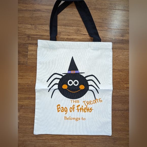 4 pack Halloween bags. Trick or treat. Pumpkin and spiders. Brand new. - Picture 2 of 5